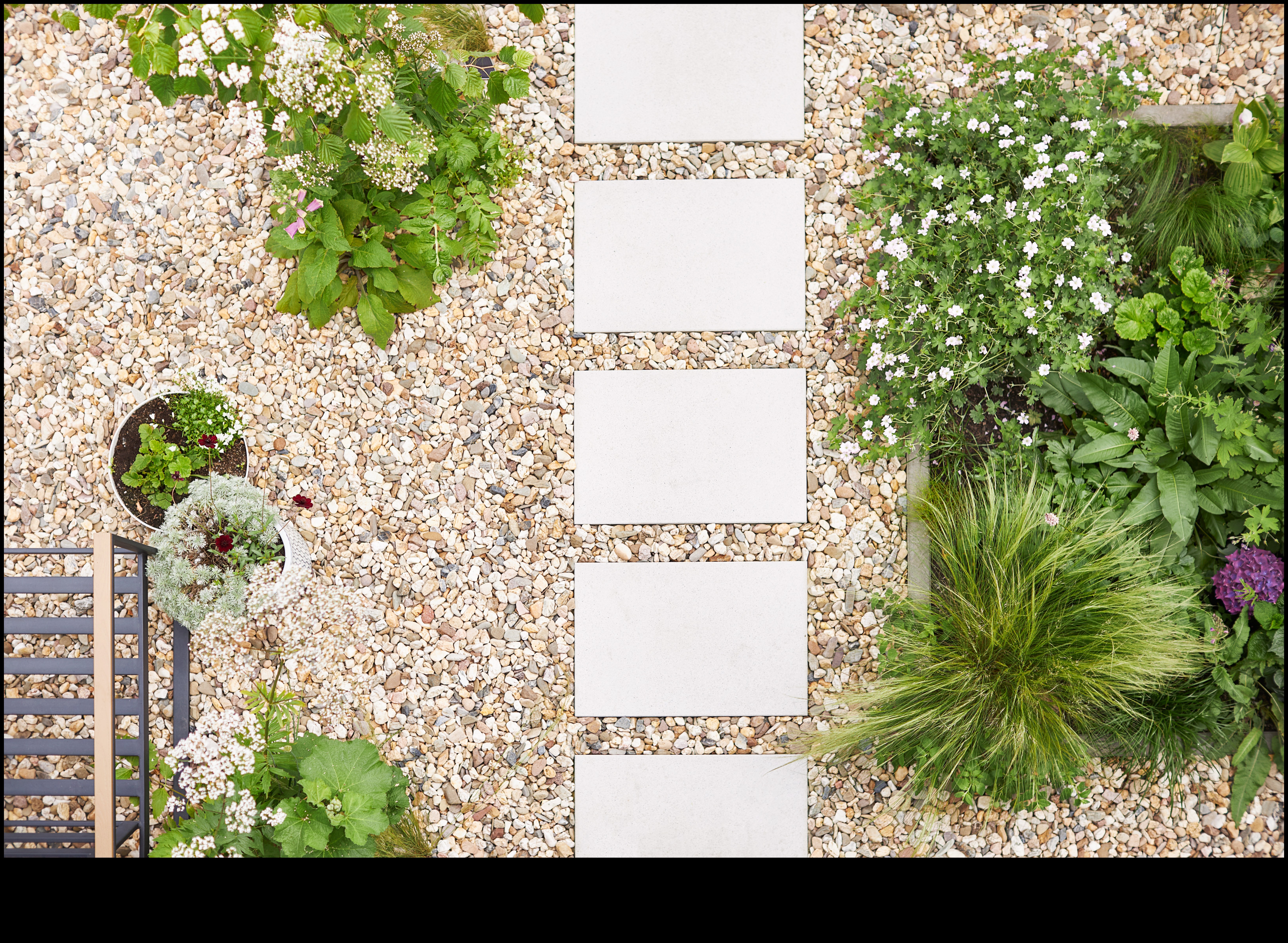 הרמוניה אמנותית: הרם את הגינה שלך עם הדגשים אופנתיים