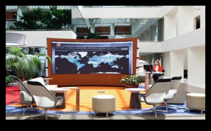 צגי Wireless Wonders עם אפשרויות קישוריות חלקות עבור סביבת עבודה חלקה 3 Wireless Wonders: צגים עם אפשרויות קישוריות חלקות