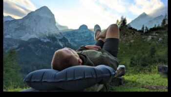 פרספקטיבות כרית: נופים מהשהות נוחה