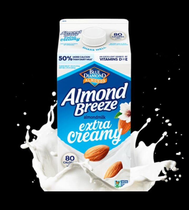 קרמי ויצירתי: ערבוב והתאמת טעמים לחלב שקדים שאי אפשר לעמוד בפניו